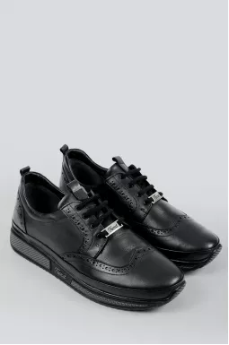 Кросівки чорні з декором великих розмірів