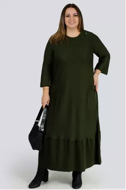 Сукня максі в'язана з прикрасою великих розмірів