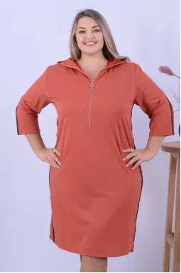 Сукня міді два кольори у спортивному стилі батал