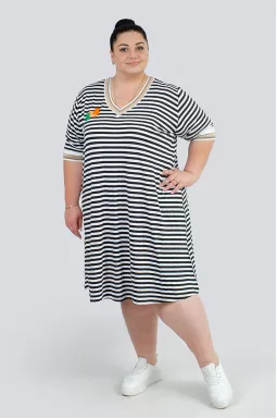 Платье трикотажное в горизонтальную полоску с украшением супер батал