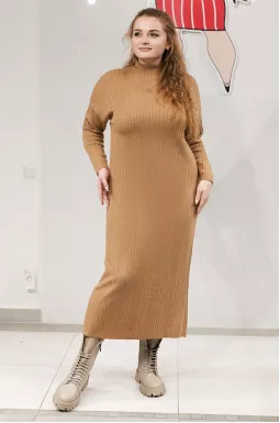 Однотонна в'язана сукня міді в рубчик батал