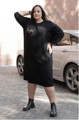 Сукня міді в рубчик з декором на плечах батал