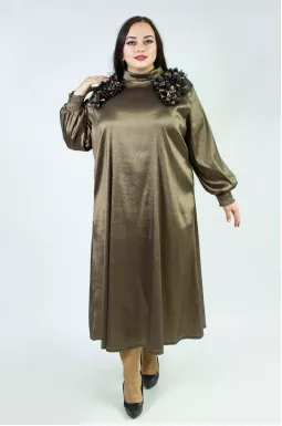 Элегантное платье макси с декоративными цветами батал