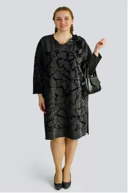 Платье мини черное с украшением больших размеров