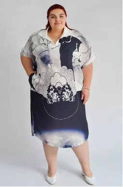 Сукня міді з абстрактним синьо-білим принтом великих розмірів