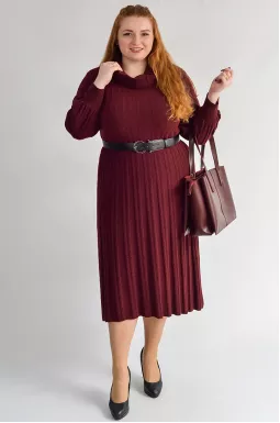 Тепла сукня з поясом та текстурною в'язкою великих розмірів