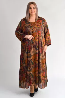 Платье макси с флористическим мотивом и съемным украшением больших размеров