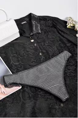 Труси-стрінги з мереживом і контрастною смужкою великих розмірів