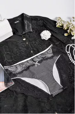 Труси-сліп з фігурним мереживним оздобленням великих розмірів