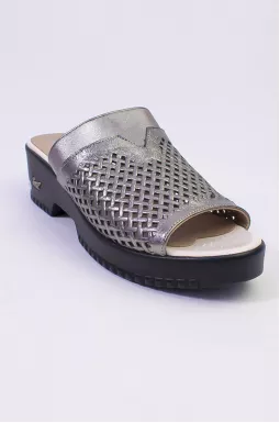 Шльопанці срібні великих розмірів 