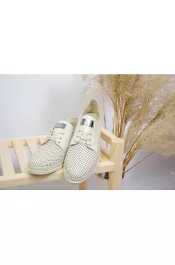 Лофери з перфорацією на шнурівці великих розмірів