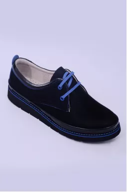 Туфлі закриті з кольоровими шнурками великих розмірів