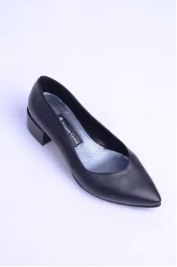 Классические туфли на каблуках больших размеров