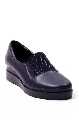 Закриті туфлі на танкетці великих розмірів