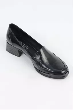 Удобные демисезонные туфли больших размеров