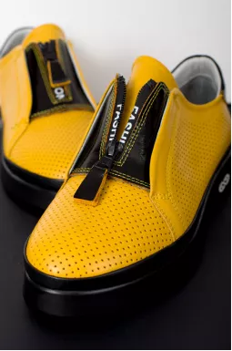 Яркие закрытые туфли с молнией больших размеров