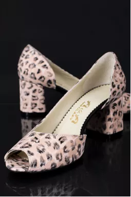 Туфлі-лодочки з леопардовим принтом великих розмірів