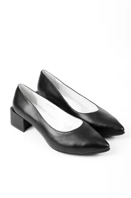 Класичні туфлі-лодочки на підборах великих розмірів