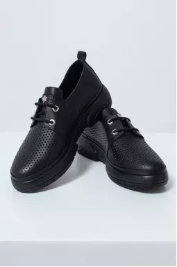 Туфлі з перфорацією на масивній підошві великих розмірів