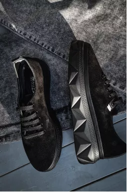 Туфлі замшеві на текстурній танкетці великих розмірів