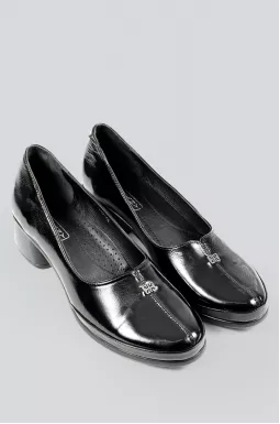 Туфлі чорні лакові на підборах великих розмірів