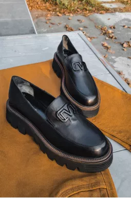 Лофери шкіряні на масивній підошві великих розмірів