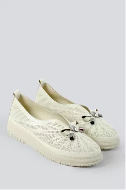 Туфлі бежеві з прикрасою великих розмірів