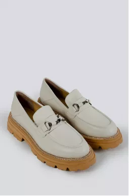 Кремові лофери зі стразами великих розмірів