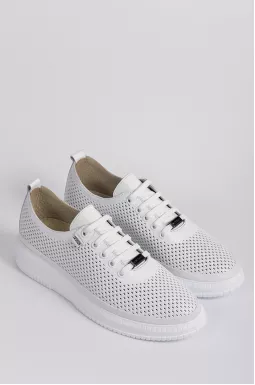 Туфлі білі шкіряні з перфорацією великих розмірів