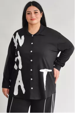 Туніка-сорочка з контрастним написом та ґудзиками великих розмірів