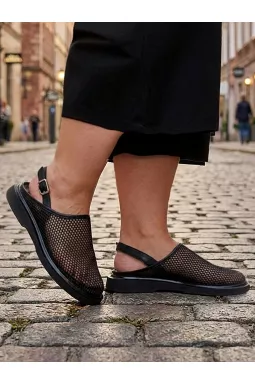 Туфлі в чорному кольорі з сітчастим верхом великих розмірів