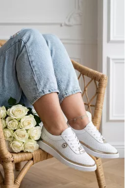 Шкіряні спортивні туфлі в білому кольорі із золотистими деталями великих розмірів