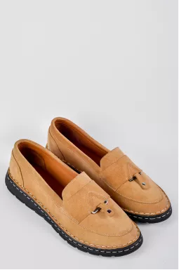 Замшевые туфли бежевого цвета с декоративной вставкой больших размеров