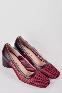 Бордовые туфли-лодочки с сочетанием глянцевой кожи и фактурной сетки больших размеров