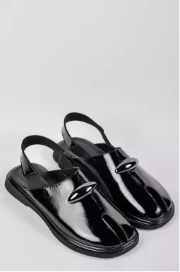 Лаковые туфли с акцентным дизайном в черном цвете больших размеров