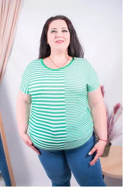 Футболка яркая в полоску