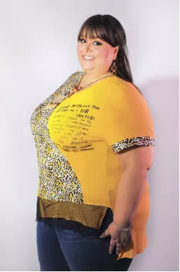 Футболка длинная супер батал + украшение 