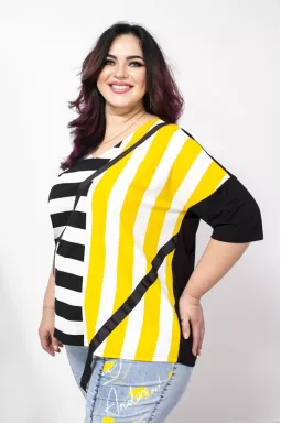 Футболка в асимметричную полоску с карманом супер батал