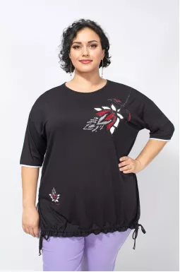 Футболка с рисунками из стразов на затяжках внизу батал