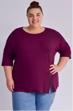 Футболка зі стразами і розрізом великих розмірів