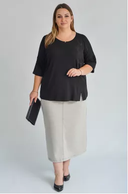 Футболка зі стразами і розрізом великих розмірів