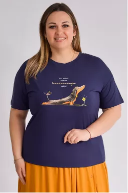 Футболка с надписями и принтом больших размеров