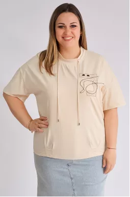 Футболка с декором и шнуровкой больших размеров