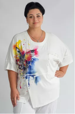 Футболка с ярким принтом бабочки и стразами больших размеров