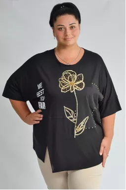 Футболка с декоративным цветком и надписью больших размеров