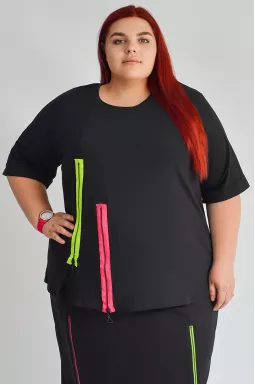 Футболка длинная с яркими молниями больших размеров