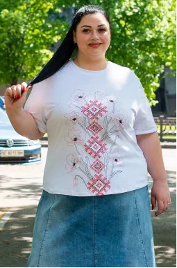 Футболка с этно-принтом больших размеров