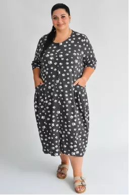 Трикотажный короткий халат на пуговицах с карманами больших размеров