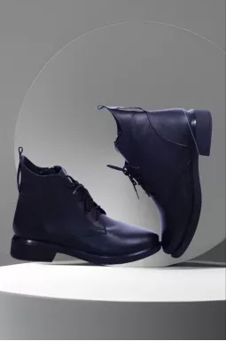 Ботинки со шнуровкой больших размеров