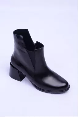 Ботинки однотонные деми с резиновыми вставками больших размеров
